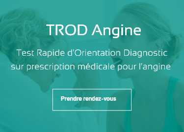 Une pharmacienne réalise un test rapide d'orientation diagnostic pour l'angine - TROD